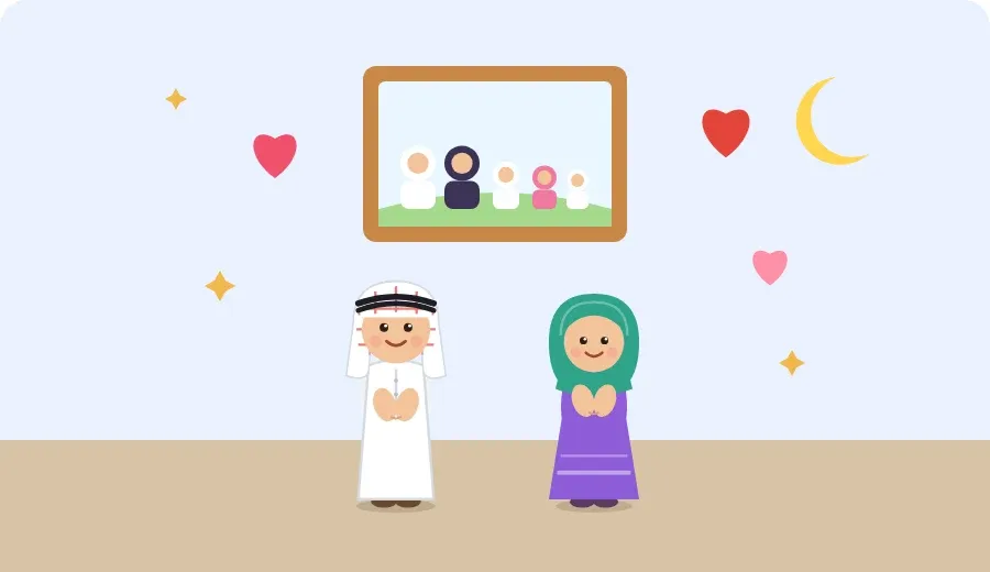 طِفْلَانِ يَرْفَعَانِ أَيْدِيَهُمَا بِالدُّعَاءِ لِأُسْرَتِهِمَا